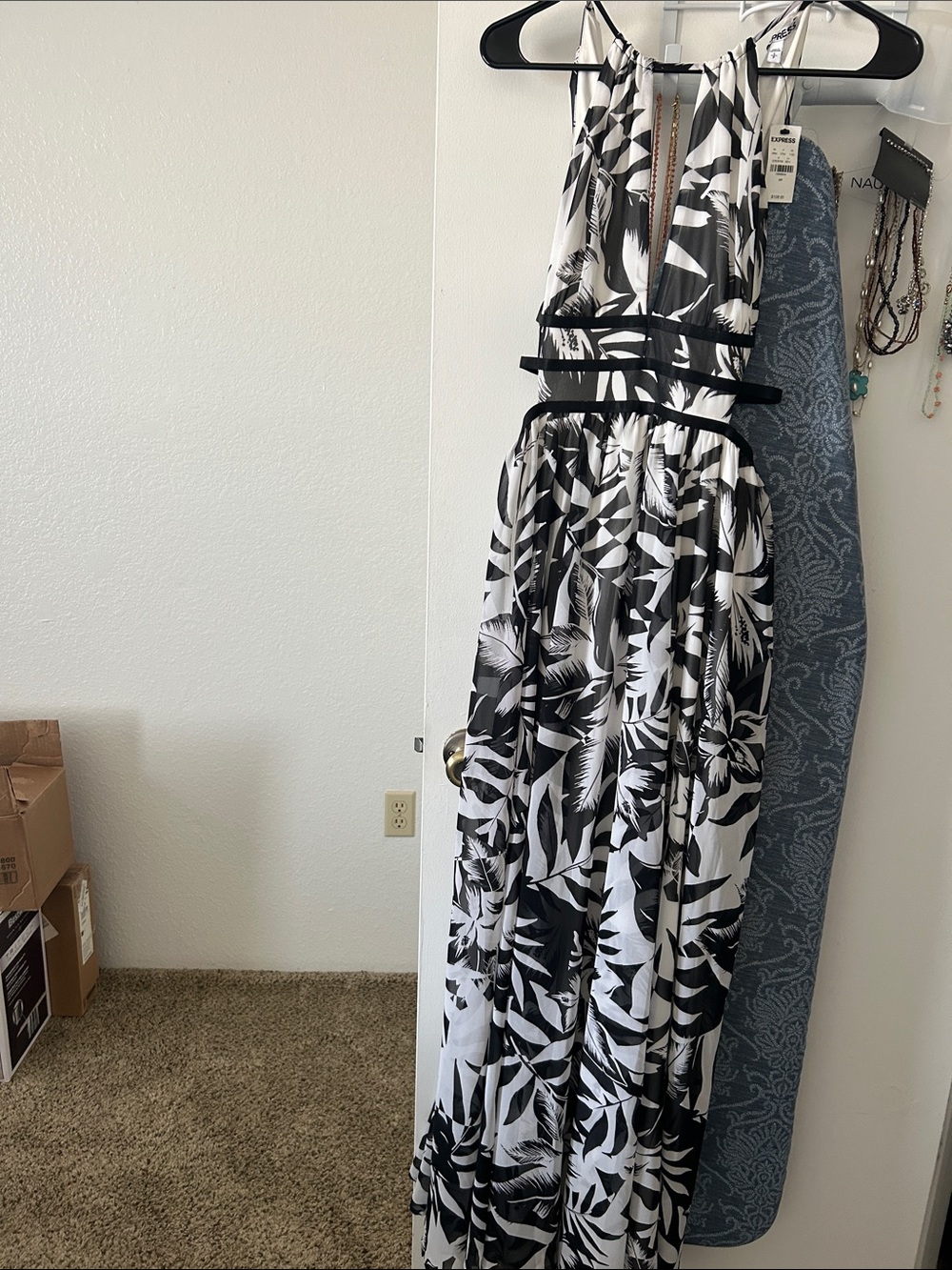Black & White Tropical Print Halter Express Dress Sz S/P